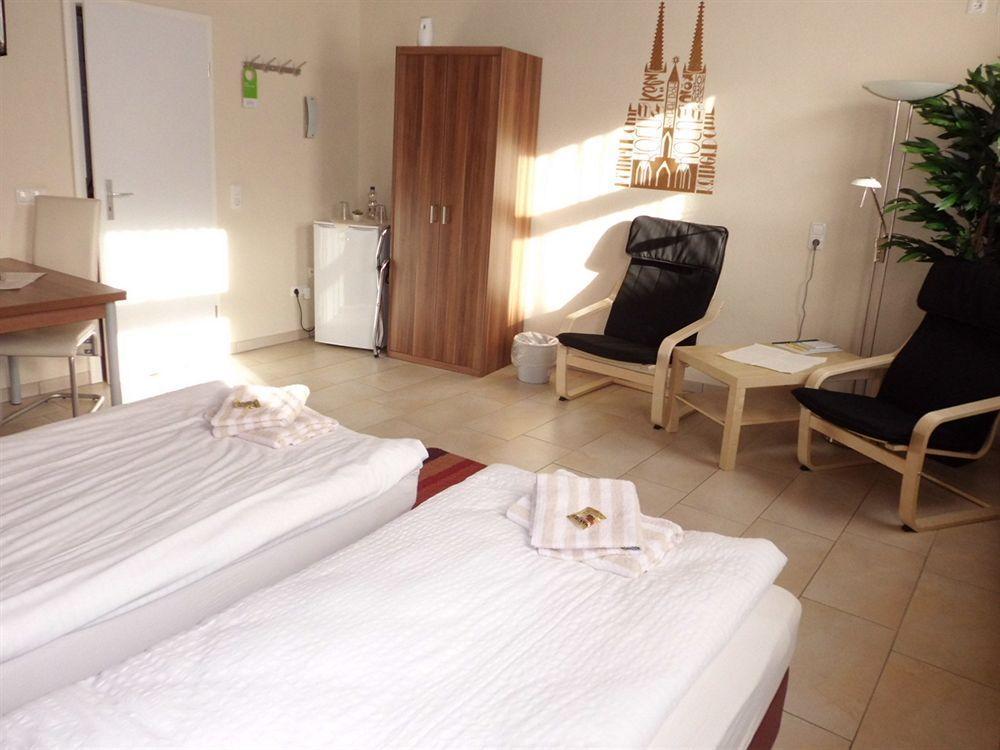 Hotel Schuetze Superior Huerth Ngoại thất bức ảnh