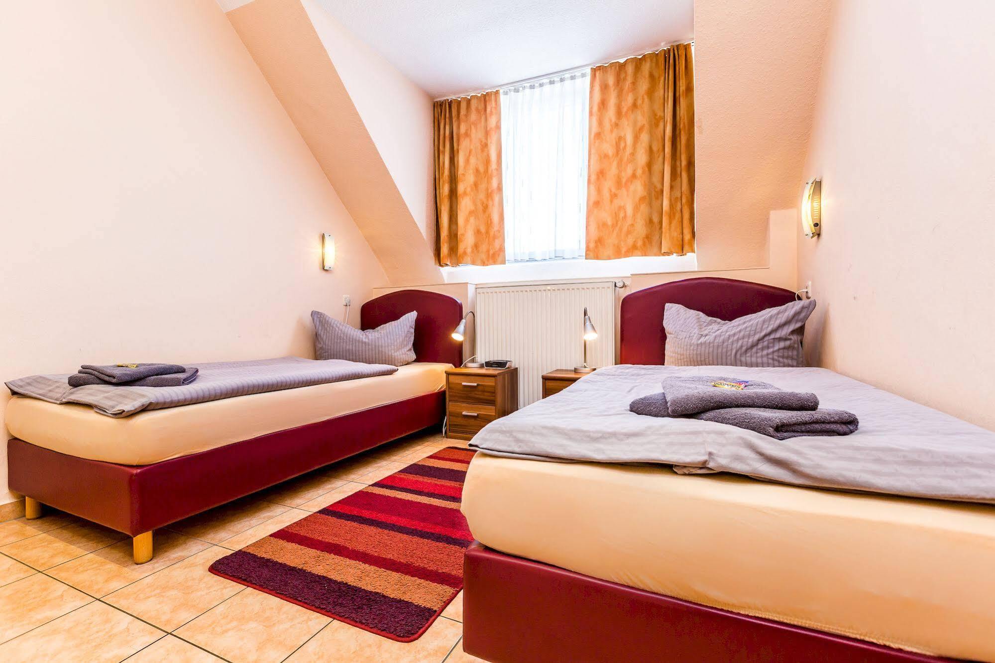 Hotel Schuetze Superior Huerth Ngoại thất bức ảnh