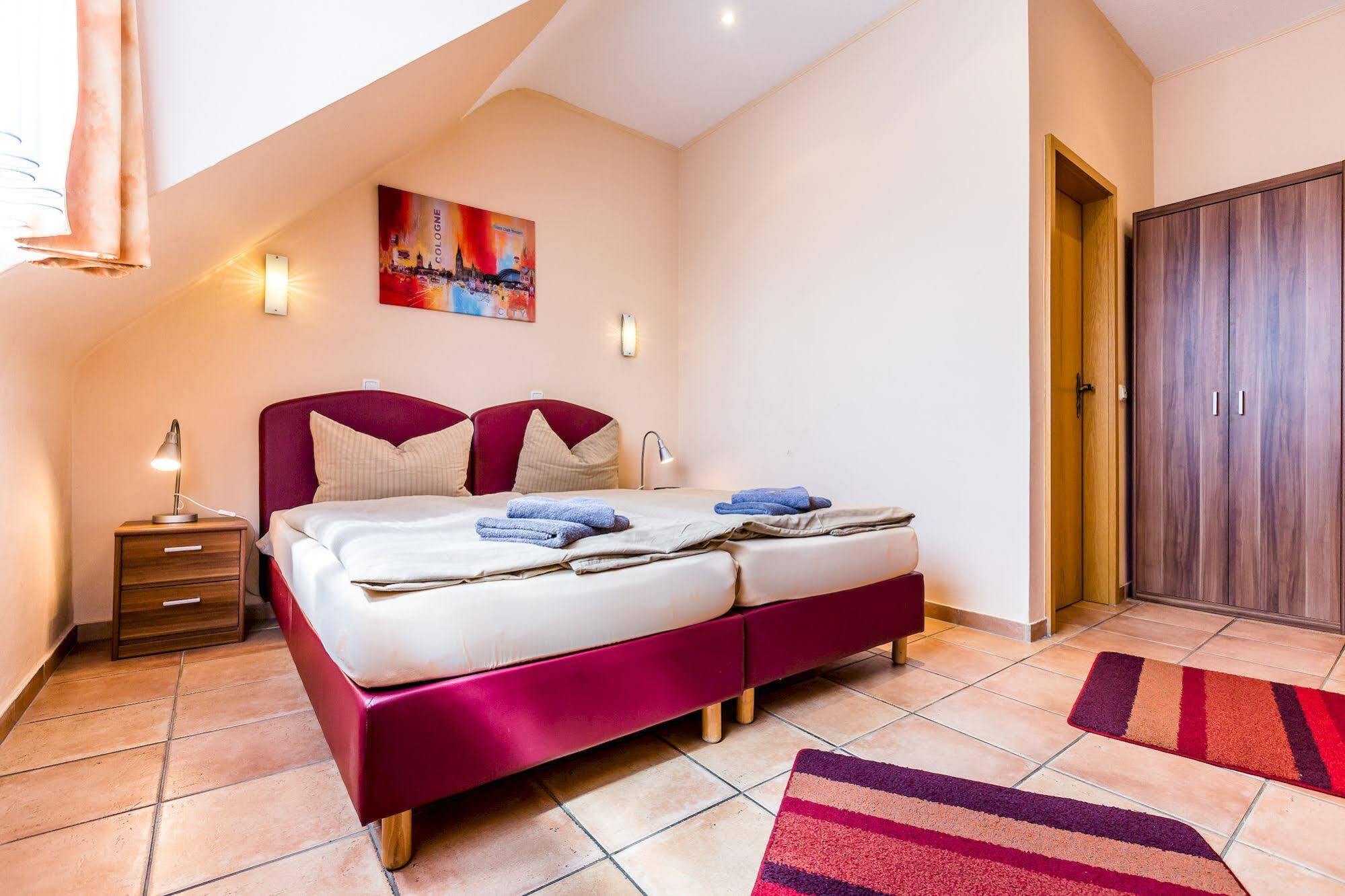 Hotel Schuetze Superior Huerth Ngoại thất bức ảnh