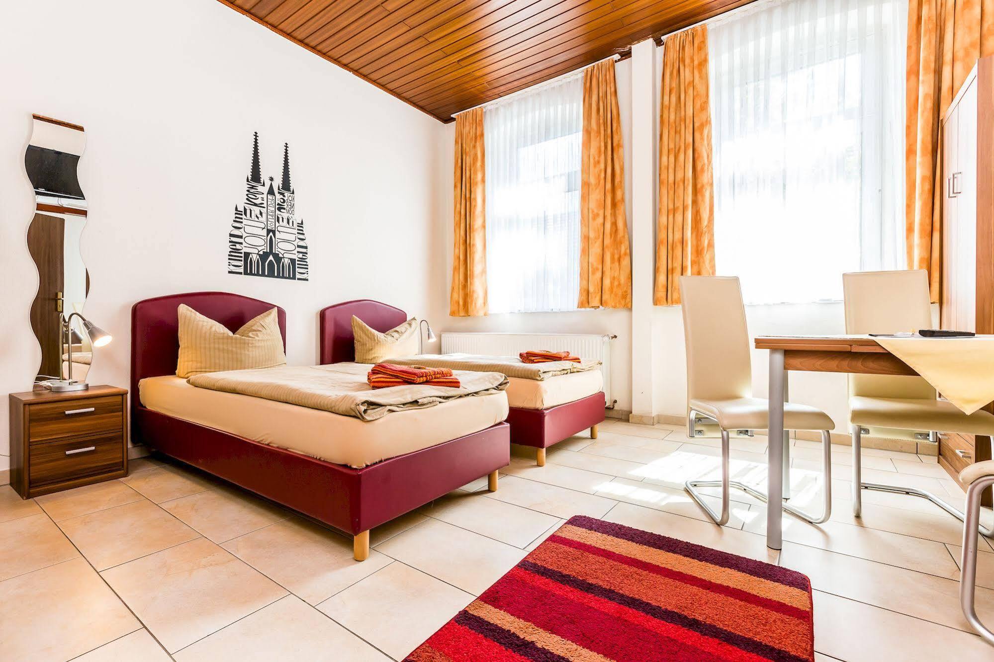 Hotel Schuetze Superior Huerth Ngoại thất bức ảnh
